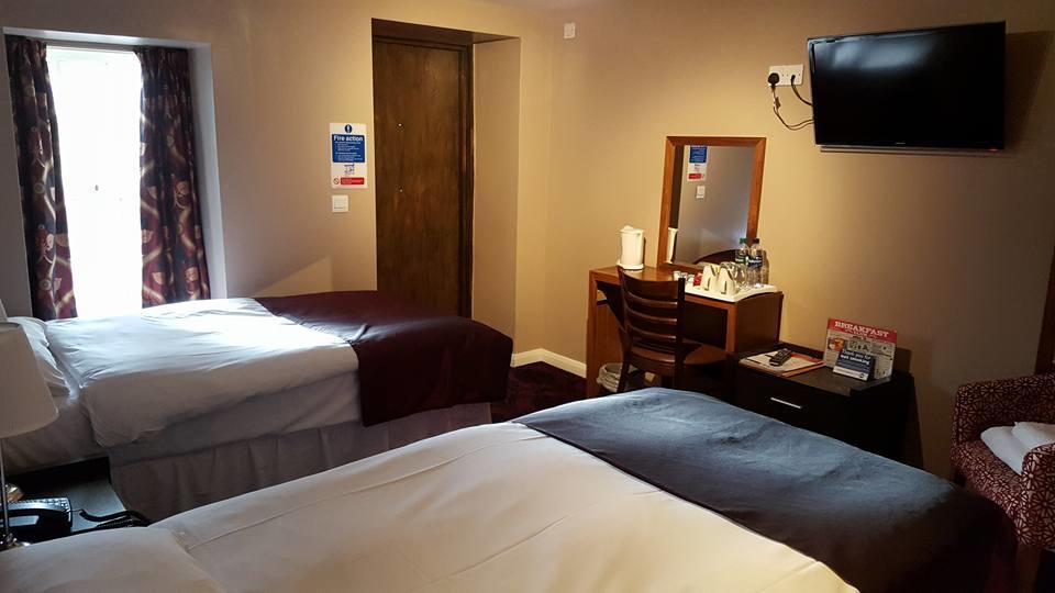 The Royal Hop Pole Wetherspoon Tewkesbury Phòng bức ảnh